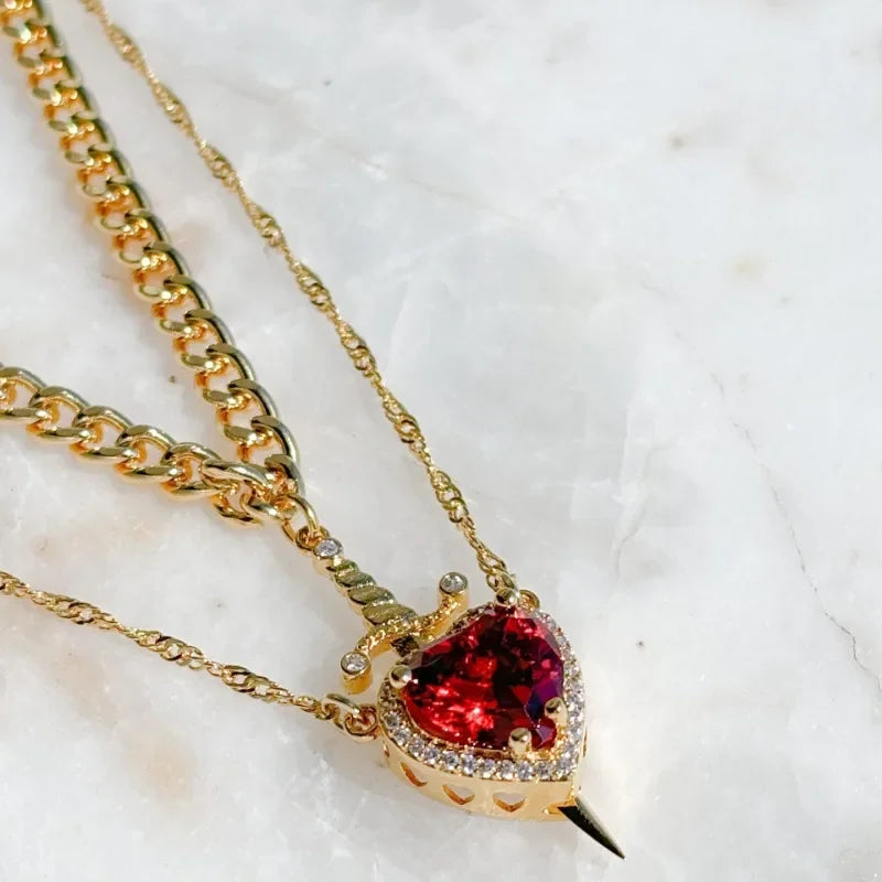 Gardien de l'Amour | Collier Cœur et Épée avec Zircon Brillant