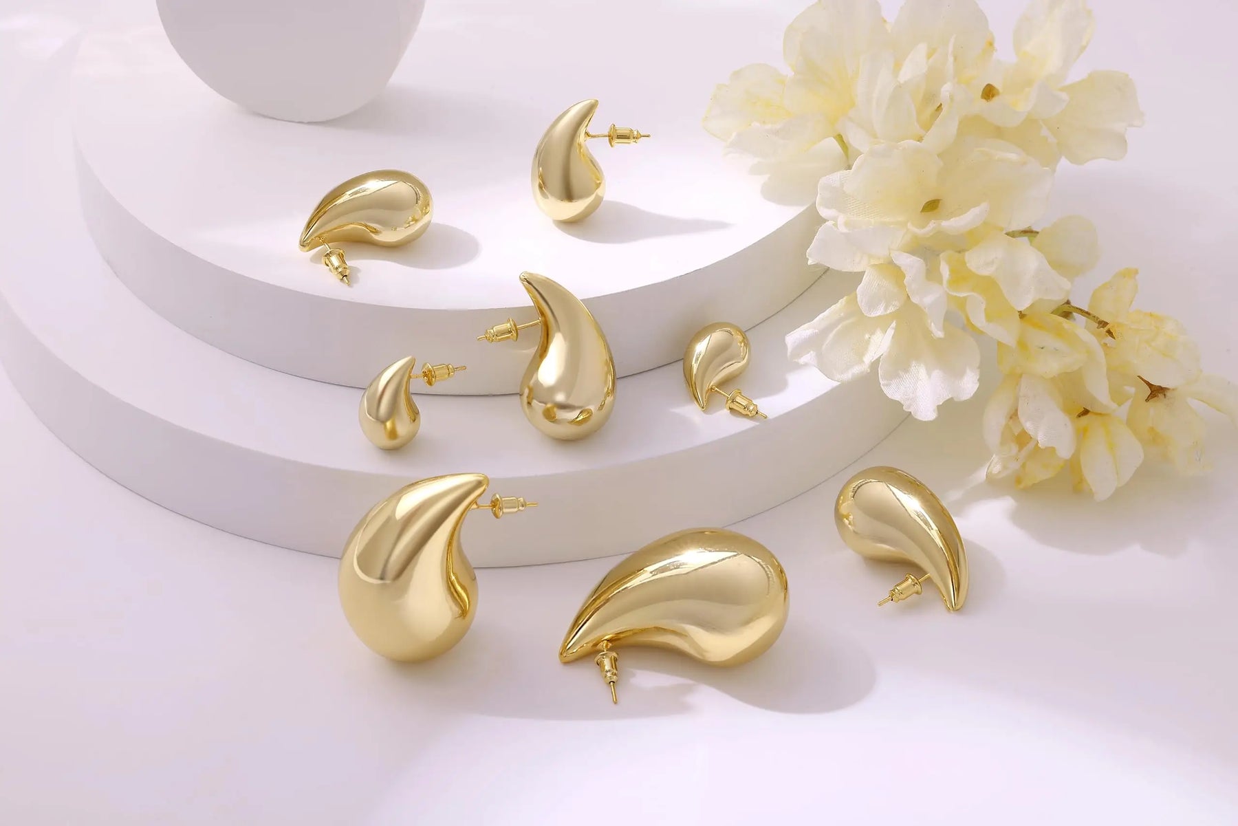 Gouttes d'Or | Boucles d'Oreilles Élégantes et Modernes