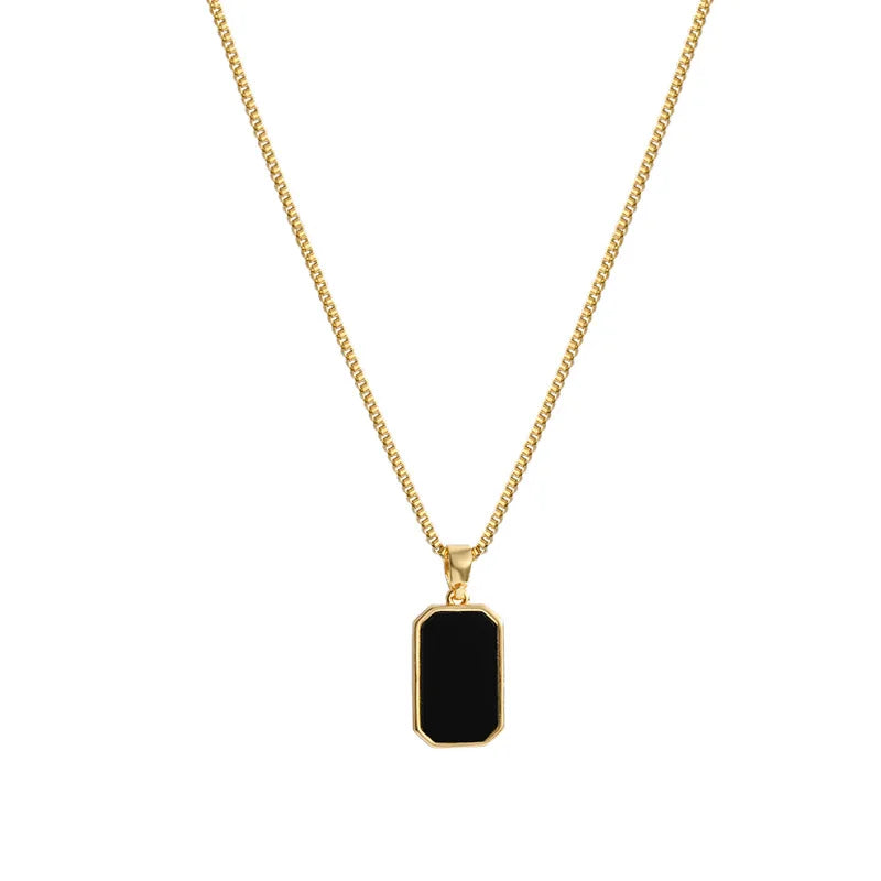 Élégance Noire | Collier Doré avec Pendentif Émaillé Noir